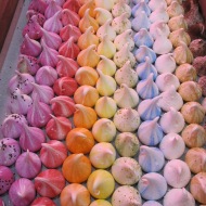 Colourful meringues